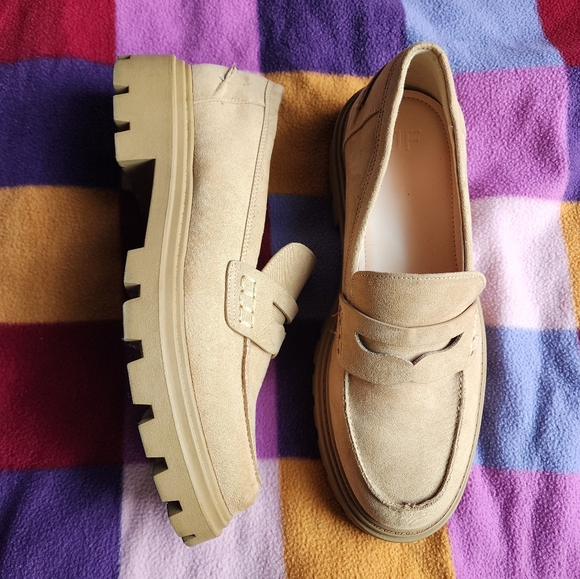 2/$20 JustFab Colette Loafers - Picture 1 of 9